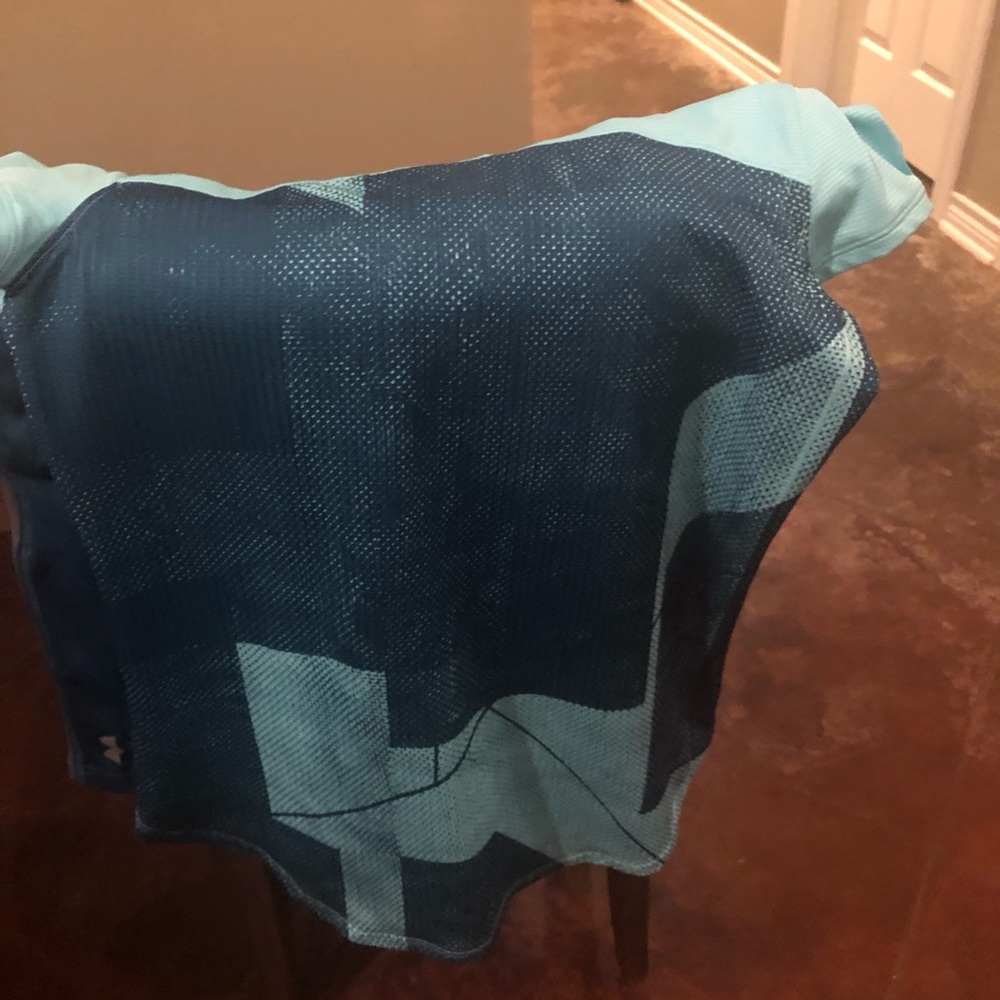 Women’s under Armor small outfit